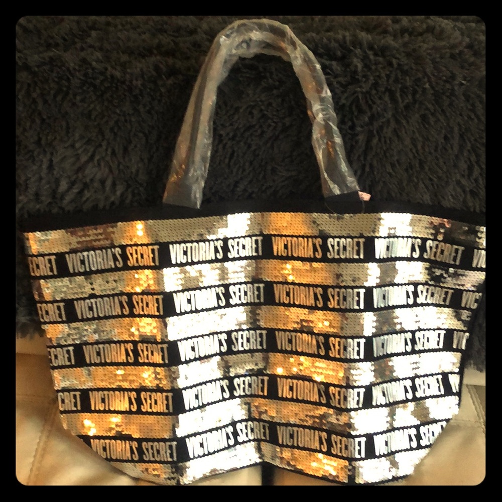 Victoria’s Secret getaway bag